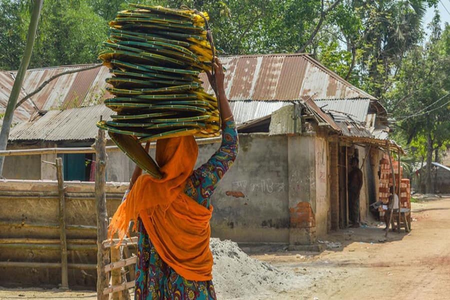 Over 300 families depend on hand fan business in Joypurhat