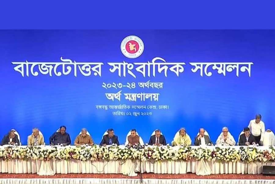 Finance minister briefs media on new budget