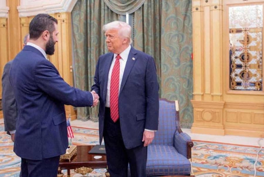 Trump lifts sanctions on Syria