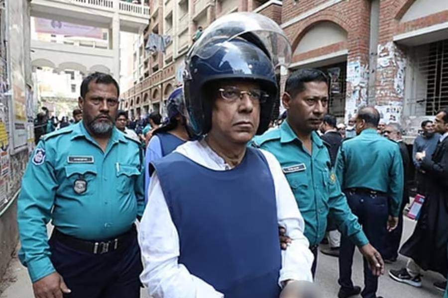 Ex-law minister Anisul sent to jail in arms case
