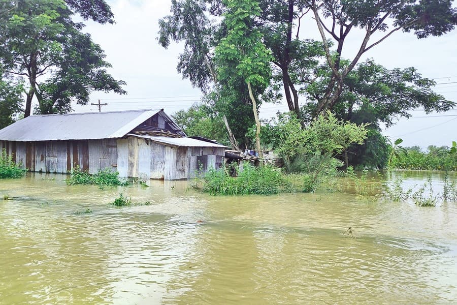 Huge farmlands of 21 districts go under water