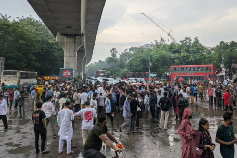 NCP leaders, activists withdraw blockade at Shahbagh