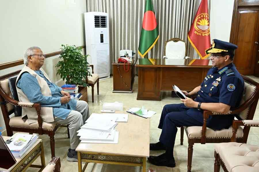 Air chief calls on chief adviser