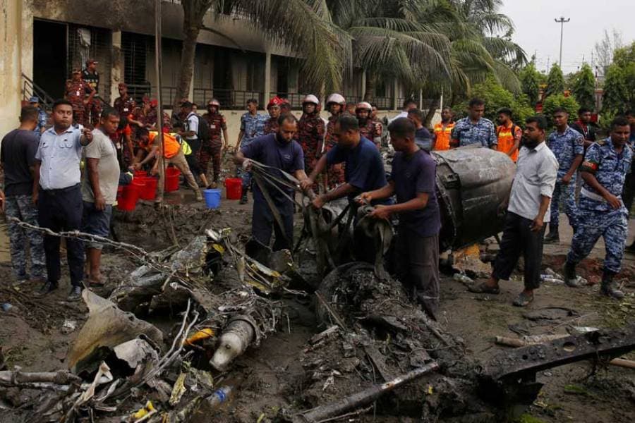 Govt publishes identities of Dhaka aircraft crash victims