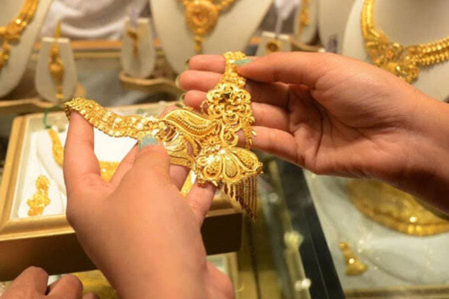 Gold price increased by Tk 1,574 per bhori