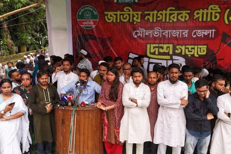 Attempts underway to run country under old system: Nahid