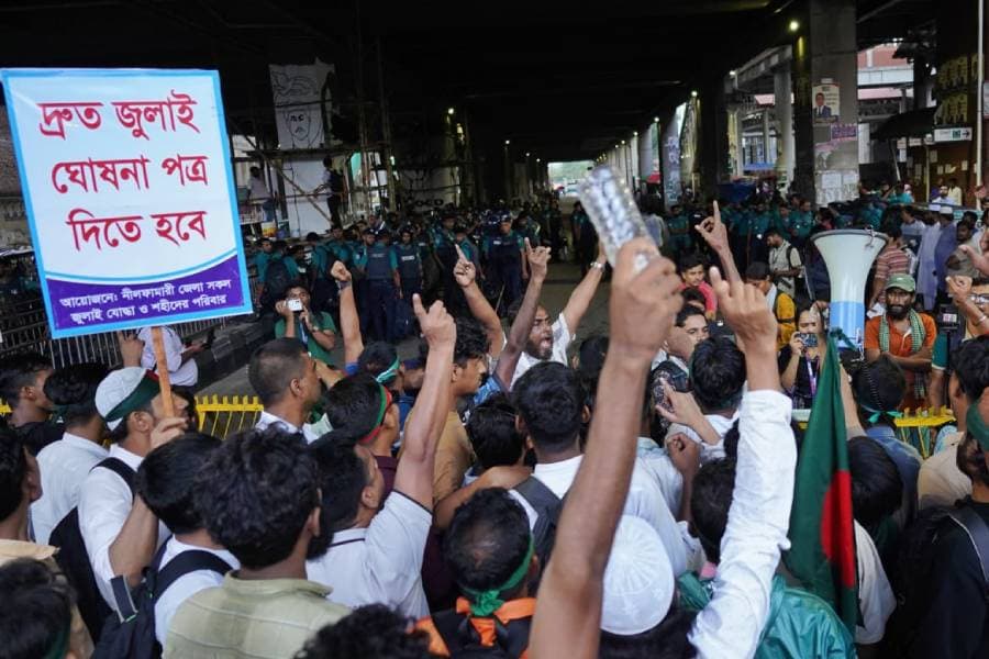 Shahbagh in standstill due to blockade demanding July proclamation, charter