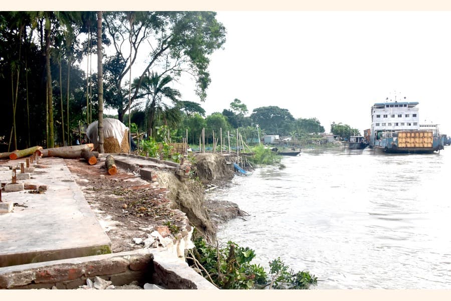 Padma erosion threat looms over Paturia-Daulatdia ferry terminals