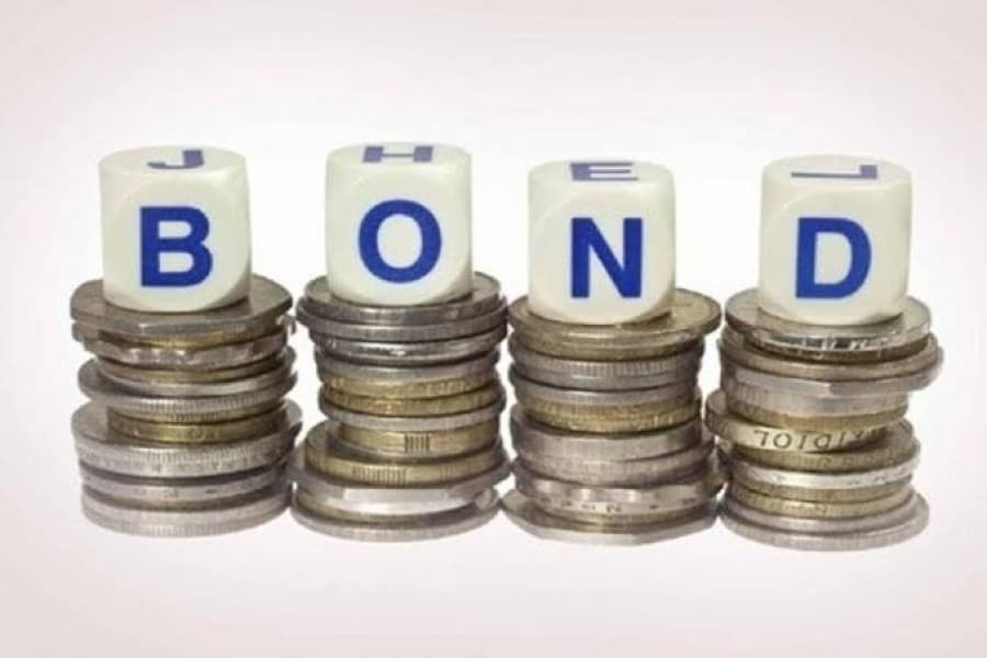 5-year bond yield dips below policy rate