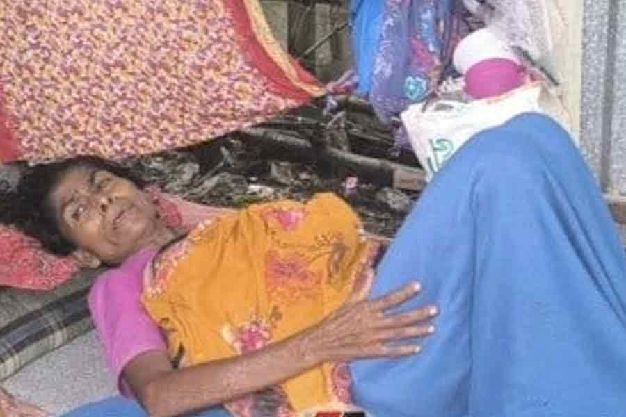 Sirajganj beggar Saleha dies leaving behind 3 sacks of money
