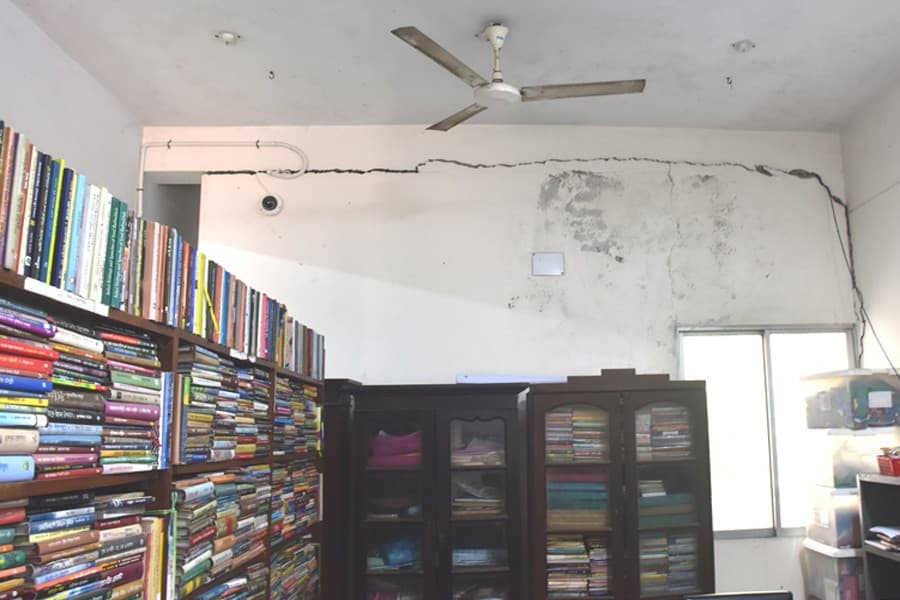 Manikganj District Public Library wrestling with multiple problems