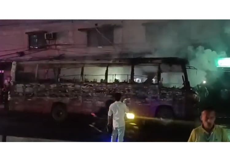 Bus catches fire in Gazipur due to engine glitch