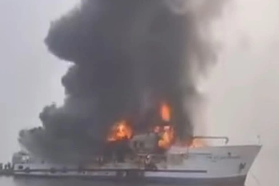 St Martin’s-bound vessel in Cox’s Bazar catches fire