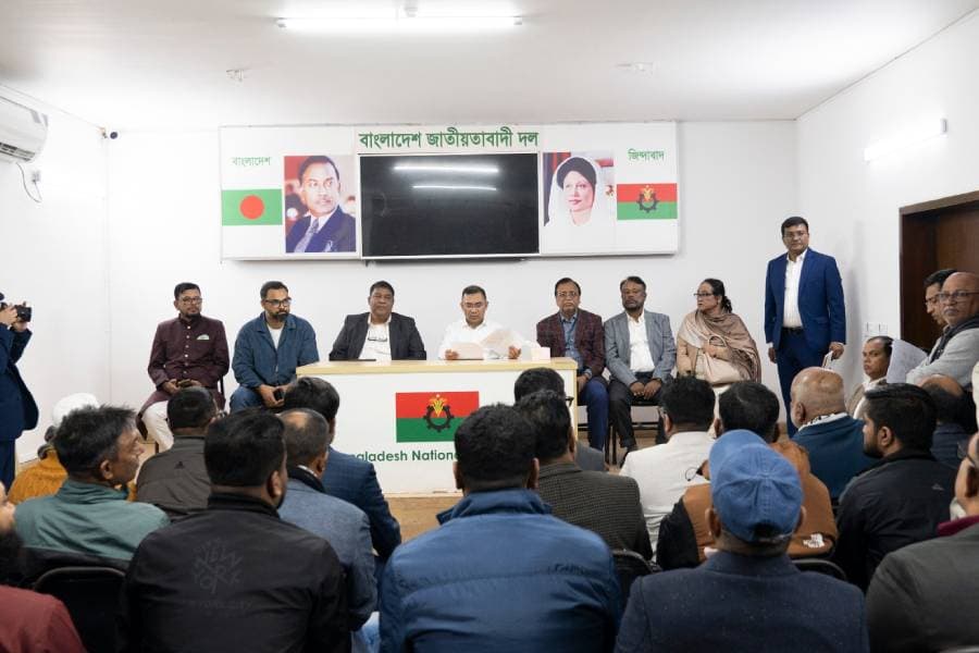 Tarique signs nomination papers for Dhaka-17, Bogura-6 polls