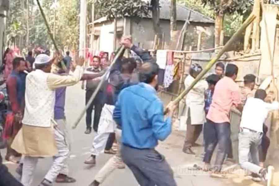15 hurt in Lalmonirhat BNP-Jamaat clash
