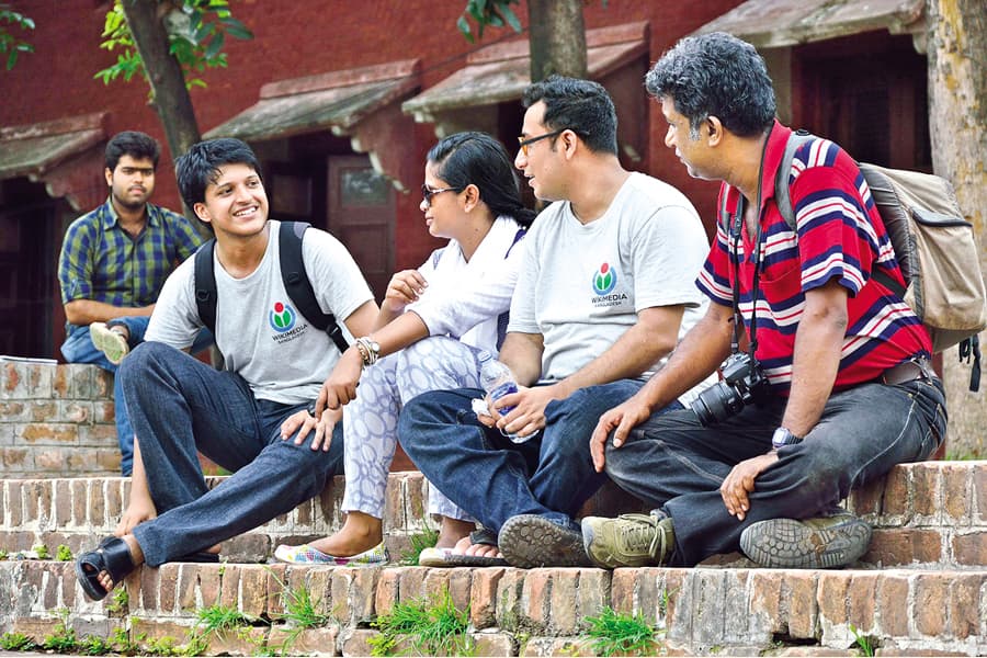 The eternal charm of 'Dhakai Adda'