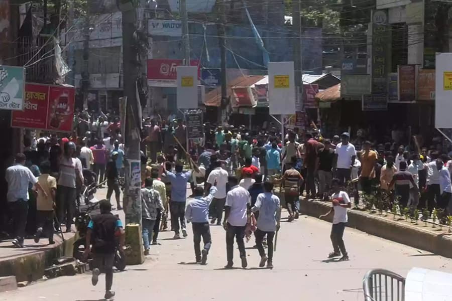 One dead, hundreds injured in countrywide clashes