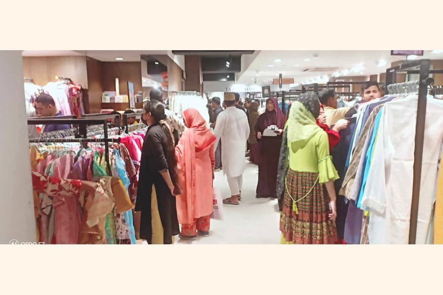 Customers throng shopping malls ahead of Eid