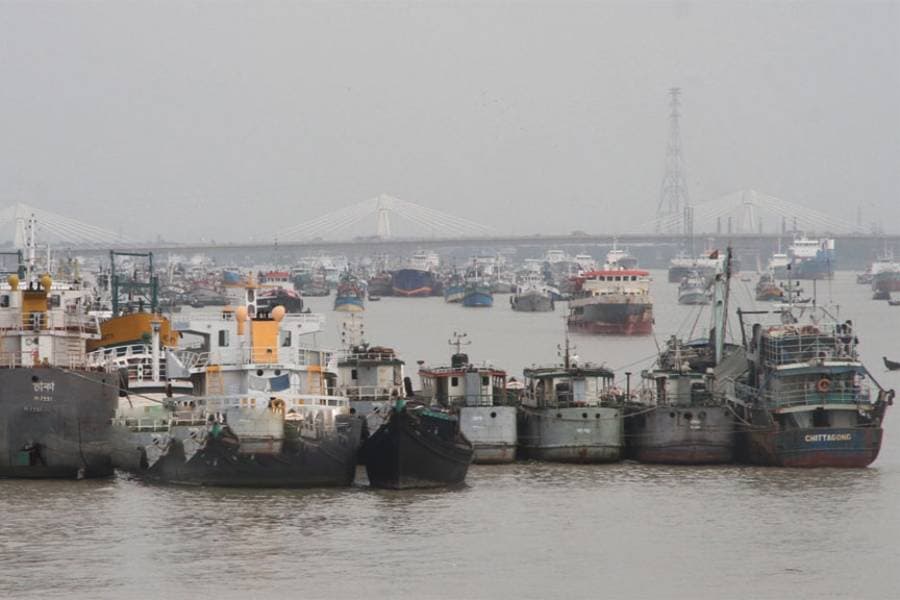 Tanker carrying 30,000 tonnes of diesel from Malaysia reaches Ctg Port