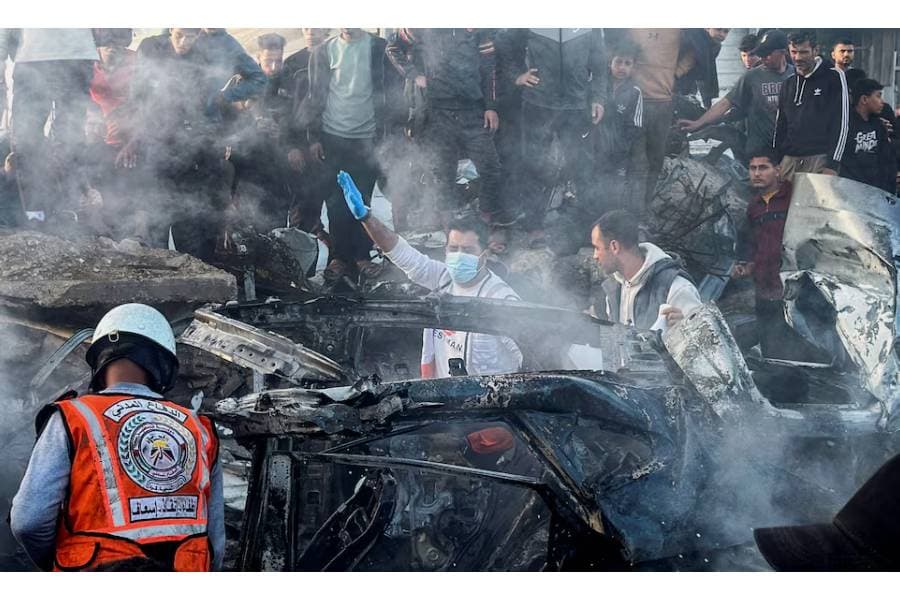 Israeli fire kills four Palestinians in Gaza, medics say