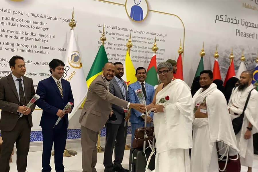 Bangladesh’s first hajj flight reaches Saudi Arabia