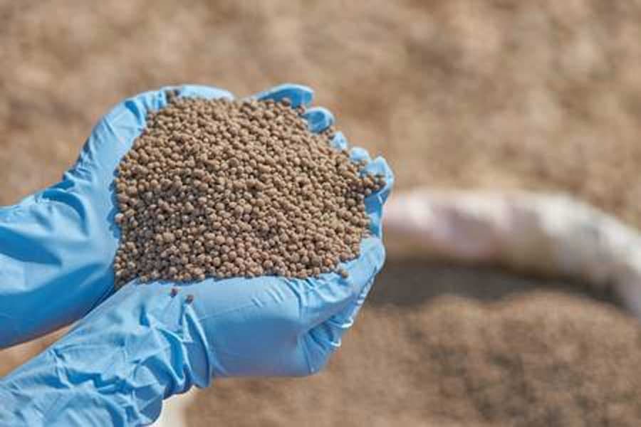 Govt to import 1.7m tonnes of fertilisers to ensure Aman season supply