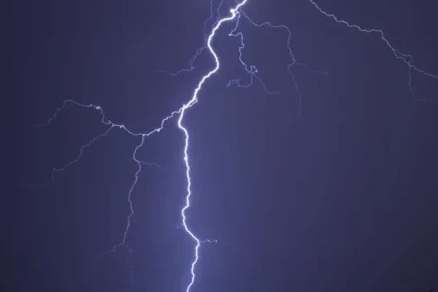 Lightning strike kills woman in Magura