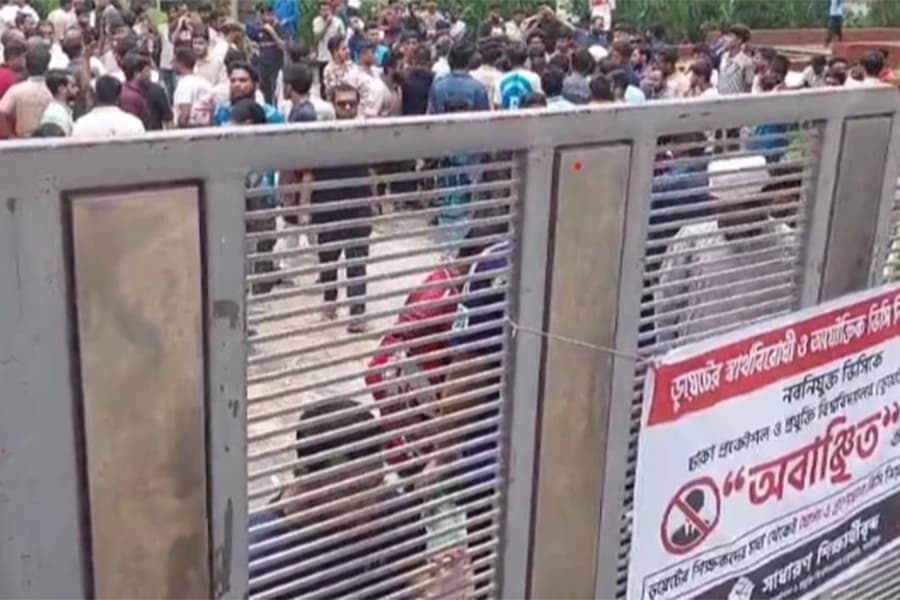 Protests continue at DUET over VC appointment