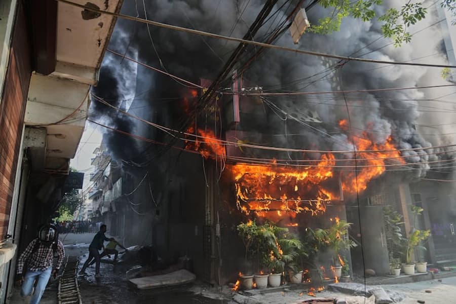 Fire in Delhi hotel kills at least 21
