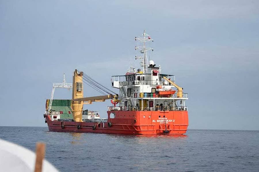 Bangladesh to import 5 cargoes of LNG at higher cost to tackle energy crisis