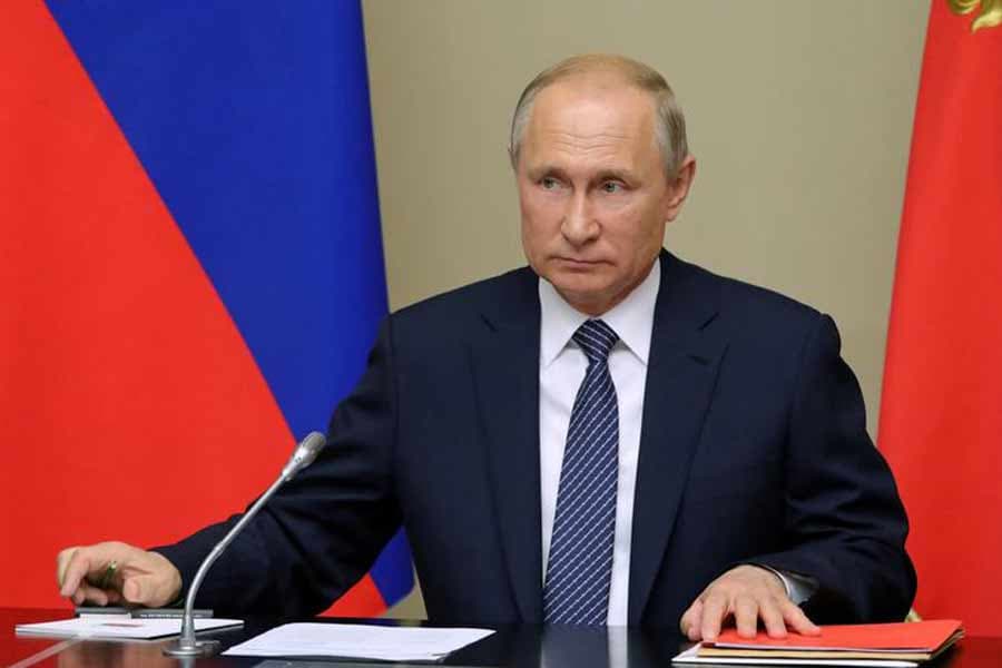 Putin held 'friendly one-on-one meeting' with Germany's Schroeder, Kremlin says