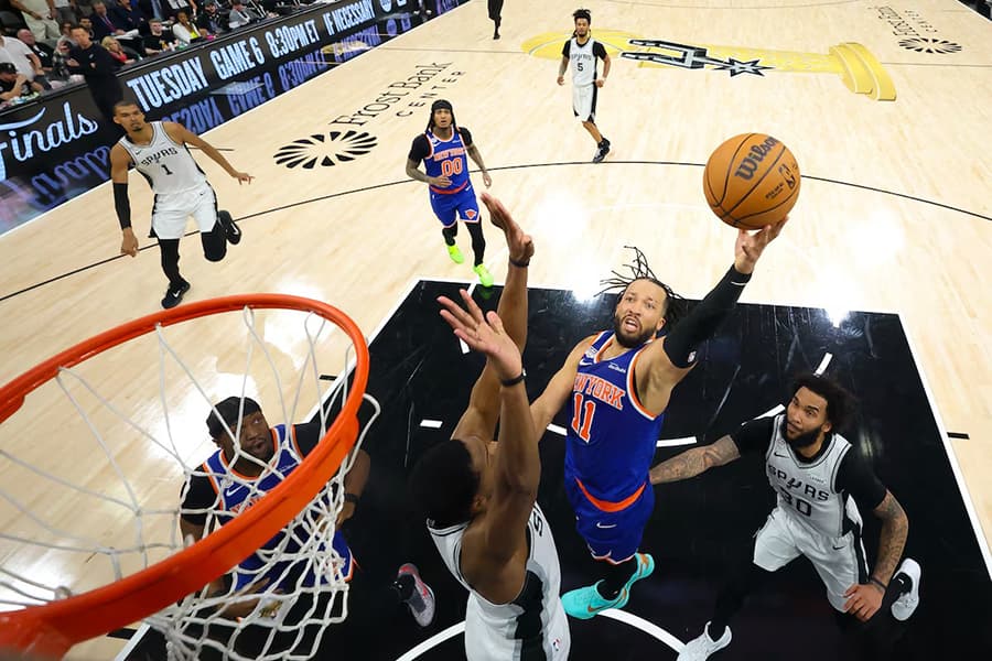 Knicks defeat Spurs to snap 53-year NBA title drought