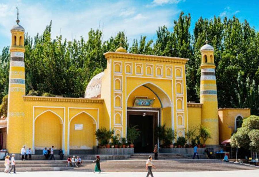 Id Kah, the biggest mosque in China becomes tourism hotspot in Kashgar