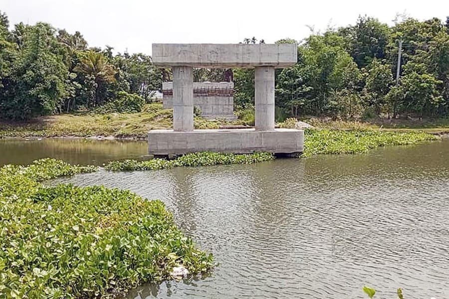Delayed work on two Narail bridges triggers public woes