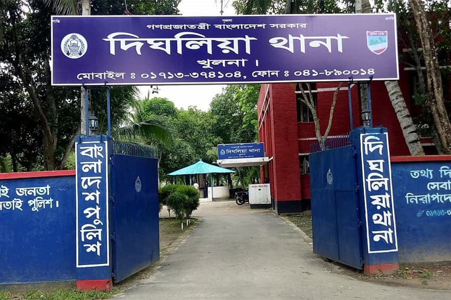 Rickshaw van driver found dead with throat slit in Khulna