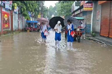 Downpour paralyses Gaibandha urban life