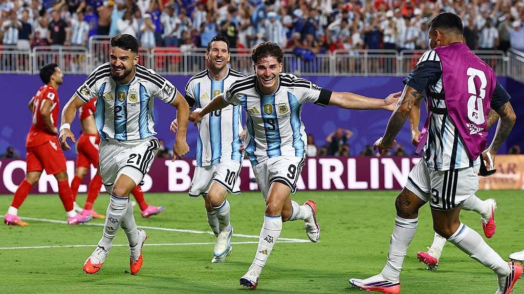 Alvarez, Martinex extra-time fireworks as Argentina sink Swiss for second straight semis spot