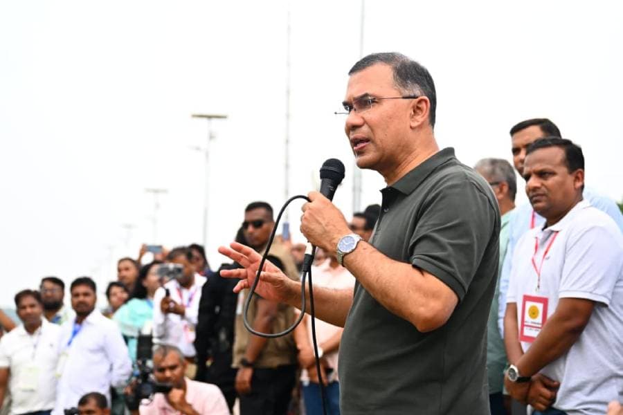 PM urges people to protect environment through collective action