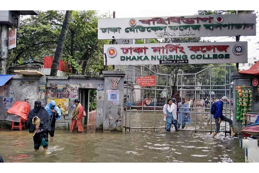 Dhaka gets brief sunshine after morning floods, heavy rain warning stays