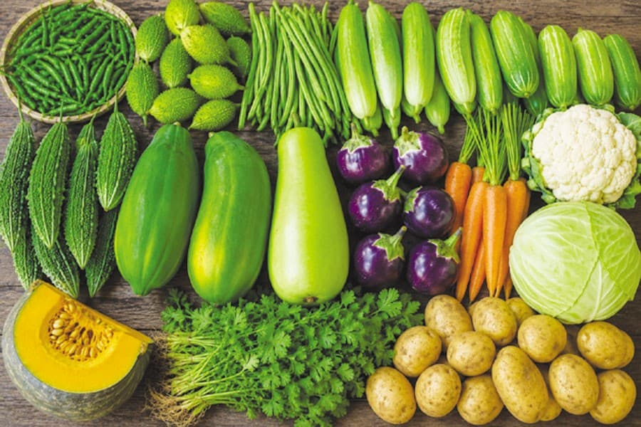 Monsoon rains push up essentials prices in Ctg