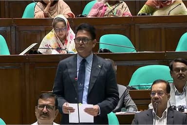 Education Minister regrets 'farm chickens' remark