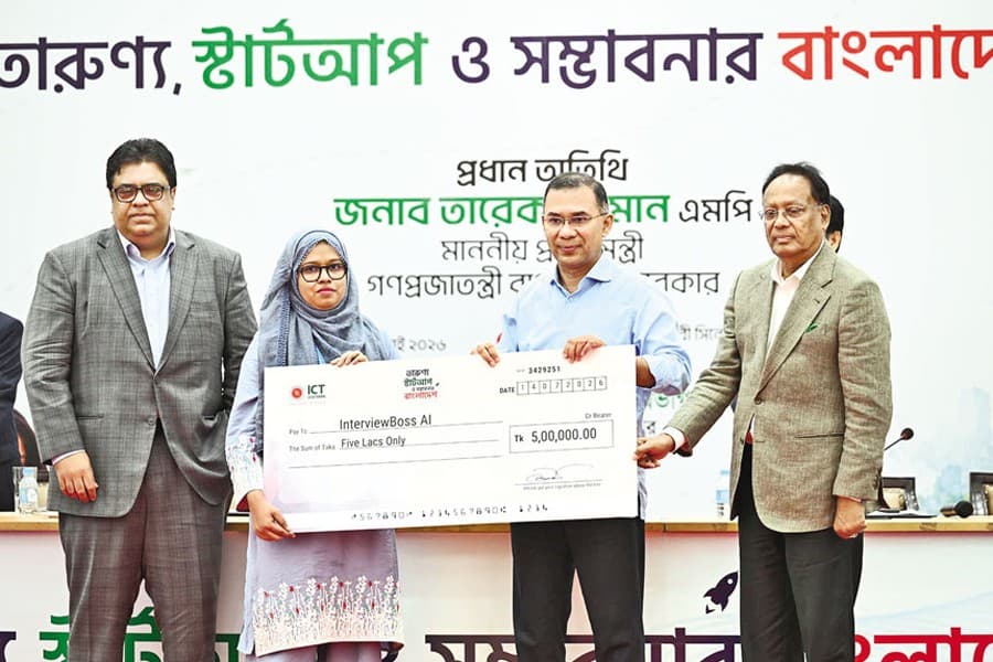 PM pins his hopes on young entrepreneurs, assures govt help