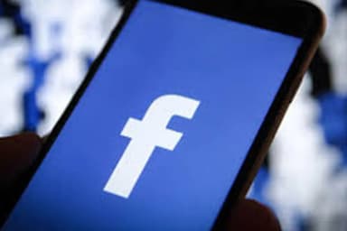 Facebook users face glitch again