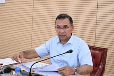 PM chairs ECNEC meeting at Secretariat