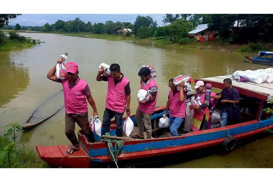 BRAC Bank stands beside 4,500 flood-affected families