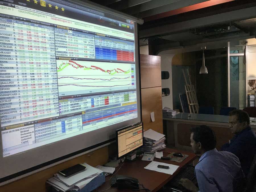 Stocks slide at opening on policy uncertainty, Middle East tensions