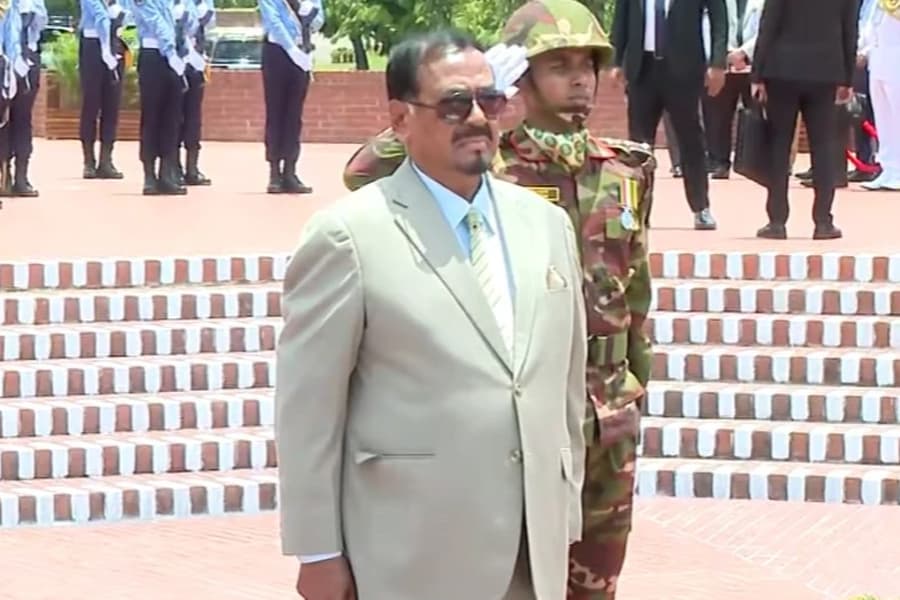 Acting President Hafiz Uddin pays tribute to Liberation War martyrs at Savar