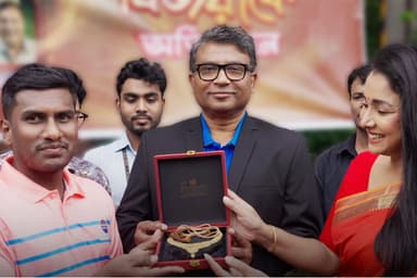 Garment worker wins gold necklace in Nagad remittance campaign