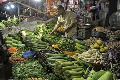 Prices of vegetabls, other kitchen items rise in Sylhet