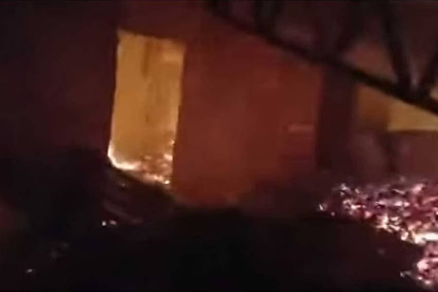 Fire in South Africa's Queenstown kills six Bangladeshis, injures one